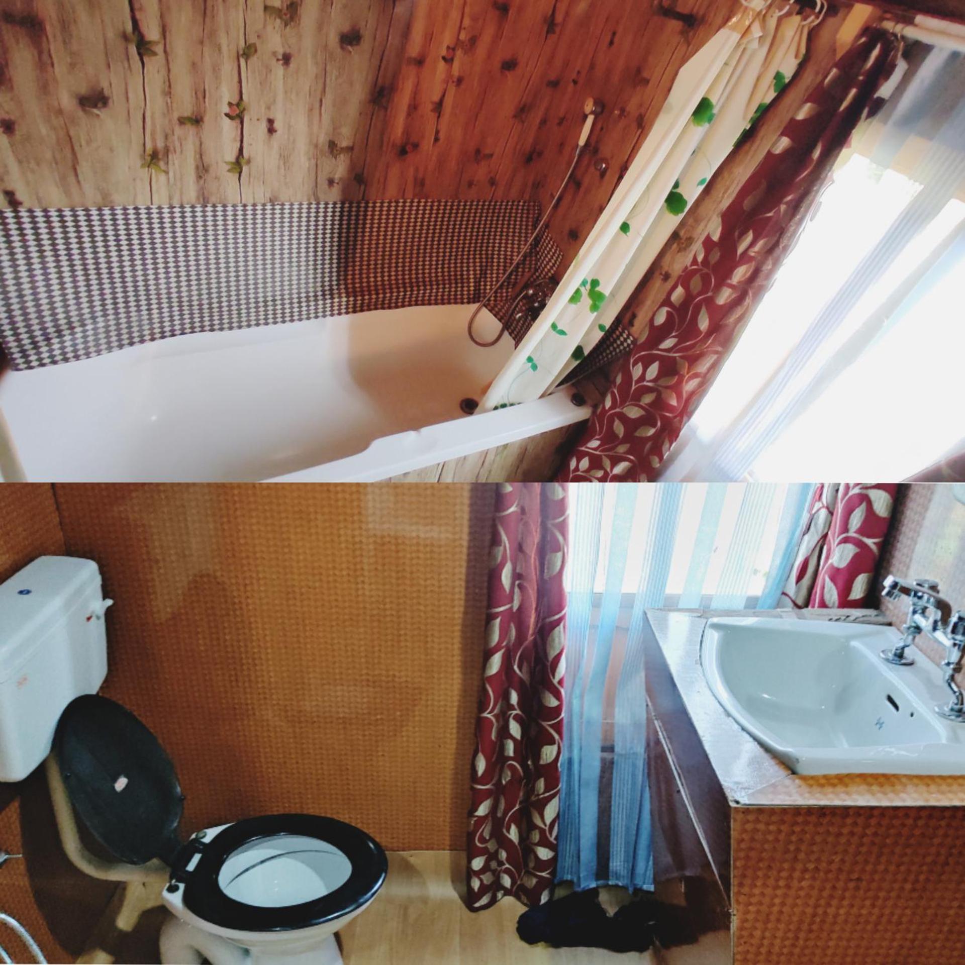 Hotel Houseboat Wild Rose à Srīnagar Extérieur photo